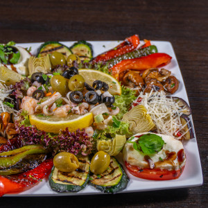 Mixed appetizer platter for 2 people